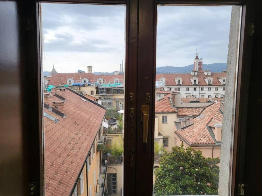 Apartamento Mansarda Di Charme Con Vista Turín Exterior foto