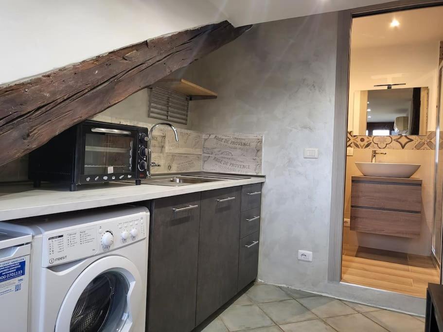 Apartamento Mansarda Di Charme Con Vista Turín Exterior foto