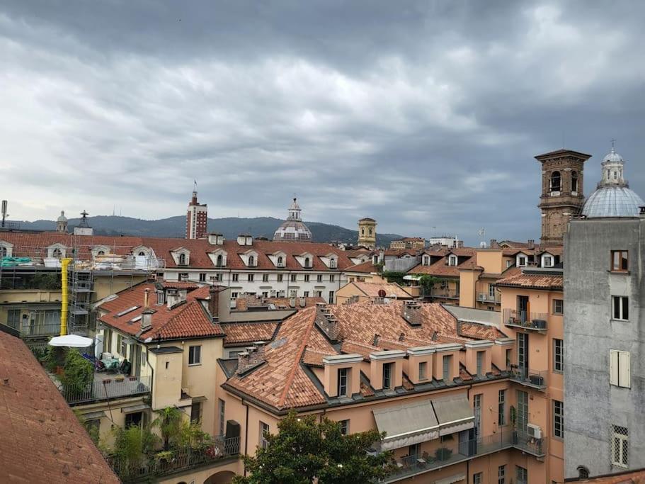 Apartamento Mansarda Di Charme Con Vista Turín Exterior foto