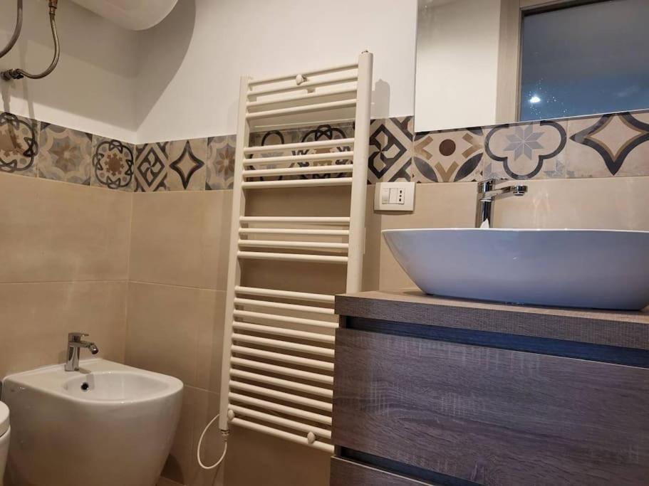 Apartamento Mansarda Di Charme Con Vista Turín Exterior foto